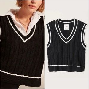 Like new! Abercrombie Cropped Sweater Vest